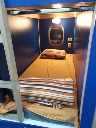 Хостелы Gagarin House Варна Спальное место на двухъярусной кровати в общем номере для мужчин и женщин-2