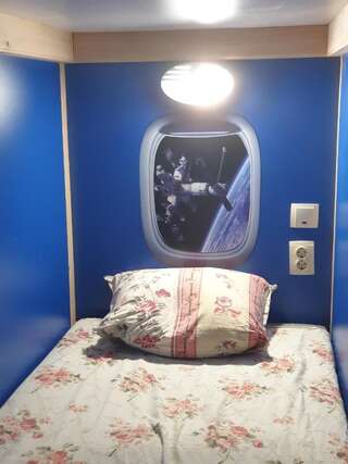 Хостелы Gagarin House Варна Спальное место на двухъярусной кровати в общем номере для мужчин и женщин-1